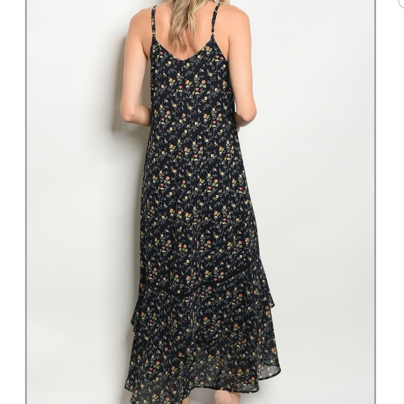 🌿New! Floral print ruffled maxi dress. - Picture 3 of 4